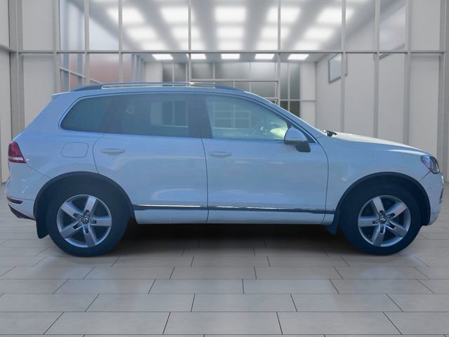 Used 2011 Volkswagen Touareg VR6 AWD/4WD image 9