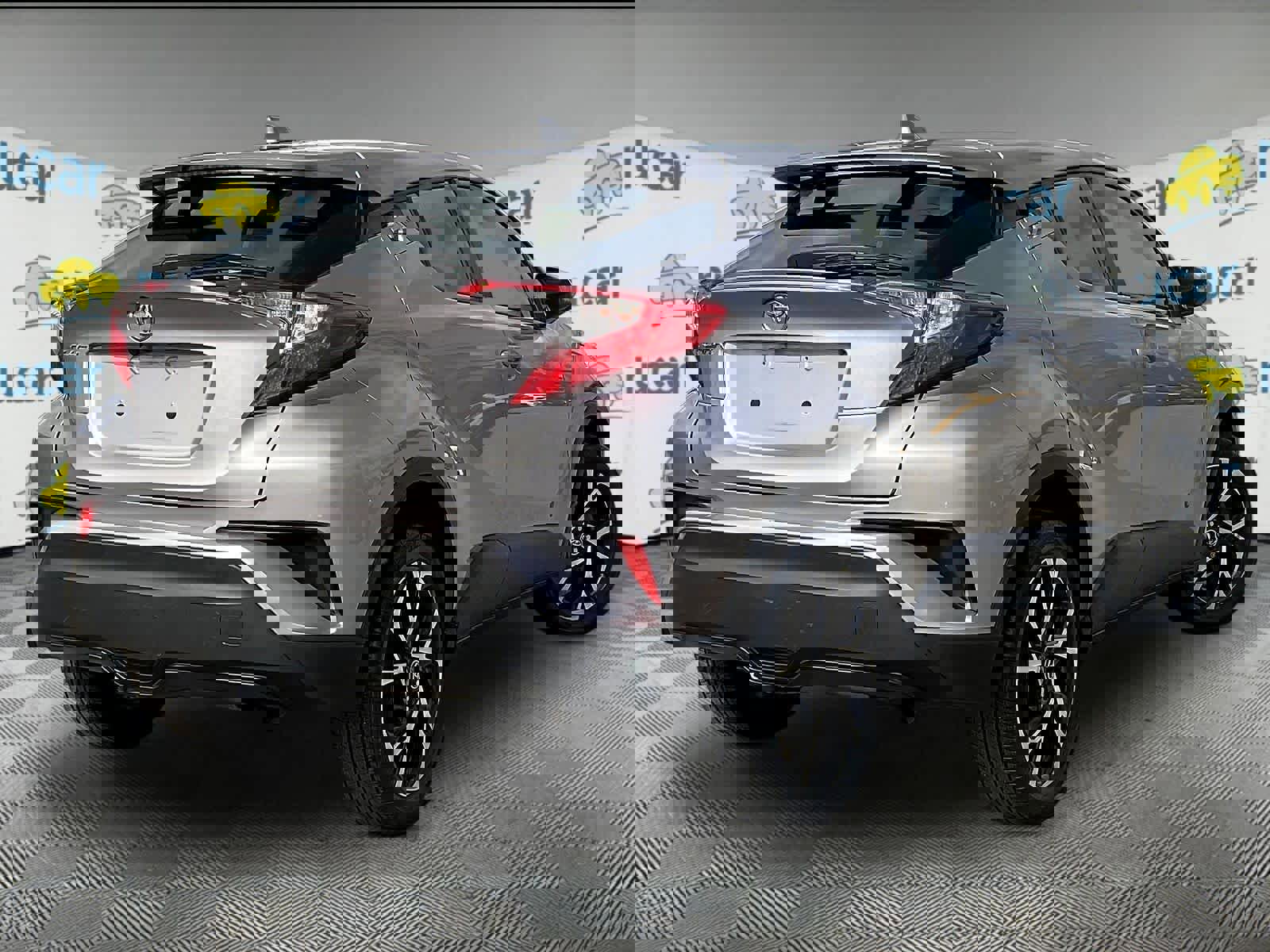 Used 2019 Toyota C-HR XLE image 6