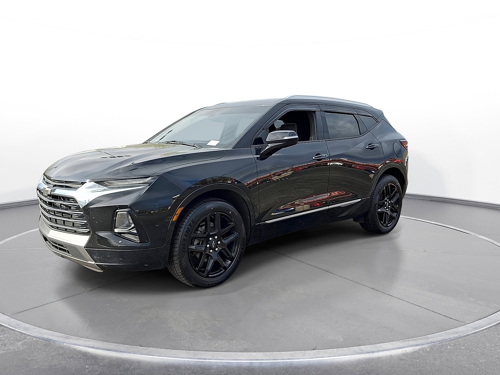 Used 2019 Chevrolet Blazer Premier w/ Driver Confidence II Package FWD image 4