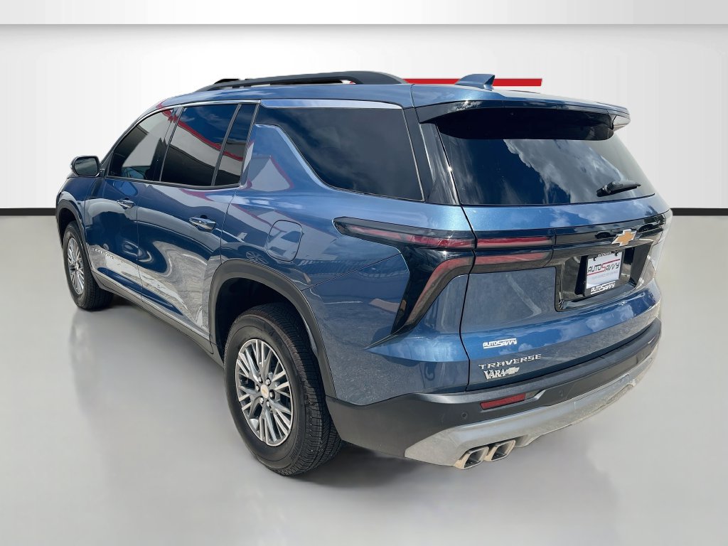 Used 2026 Chevrolet Traverse LT FWD image 5