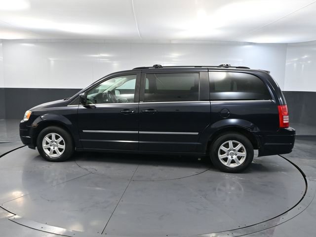Used 2010 Chrysler Town & Country Touring Plus image 8