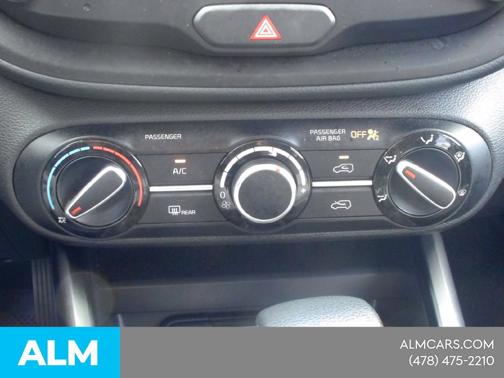 Used 2025 Kia Soul LX w/ LX Technology Package FWD image 41