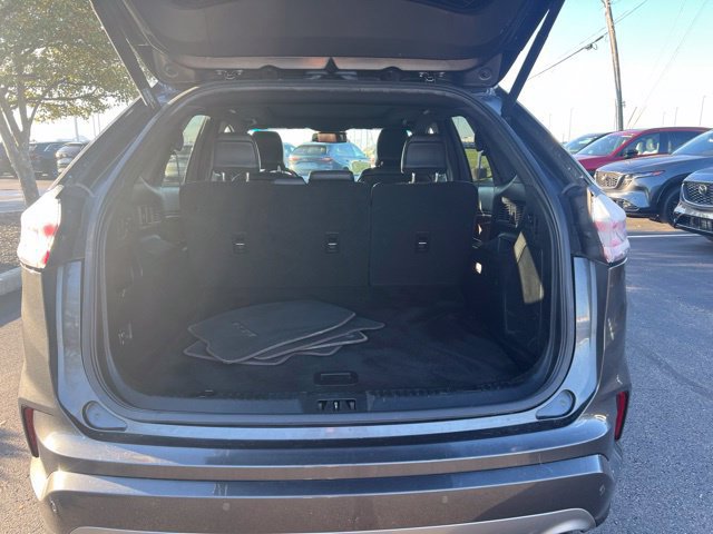 Used 2020 Ford Edge Titanium w/ Equipment Group 301A AWD/4WD image 19