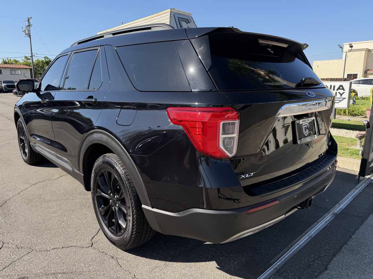 Used 2020 Ford Explorer XLT w/ Equipment Group 202A AWD/4WD image 4
