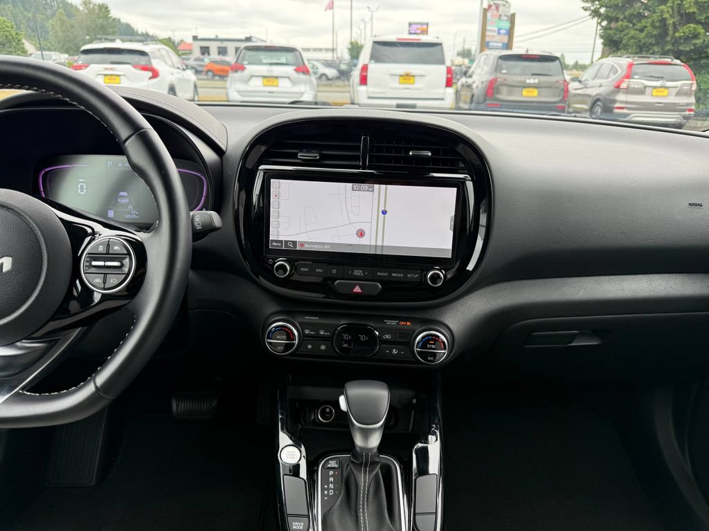 Certified 2024 Kia Soul GT-Line FWD image 25