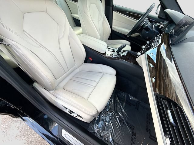 Used 2023 BMW 530i w/ Premium Package RWD image 16