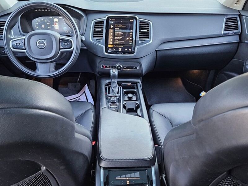 Used 2020 Volvo XC90 T5 Momentum image 8