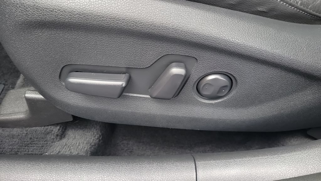Used 2019 Hyundai Tucson Limited AWD/4WD image 16
