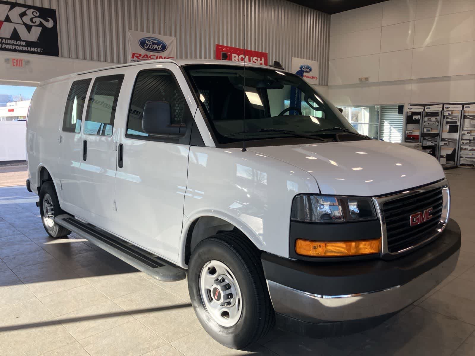 Used 2024 GMC Savana 2500 w/ Driver Convenience Package RWD image 3
