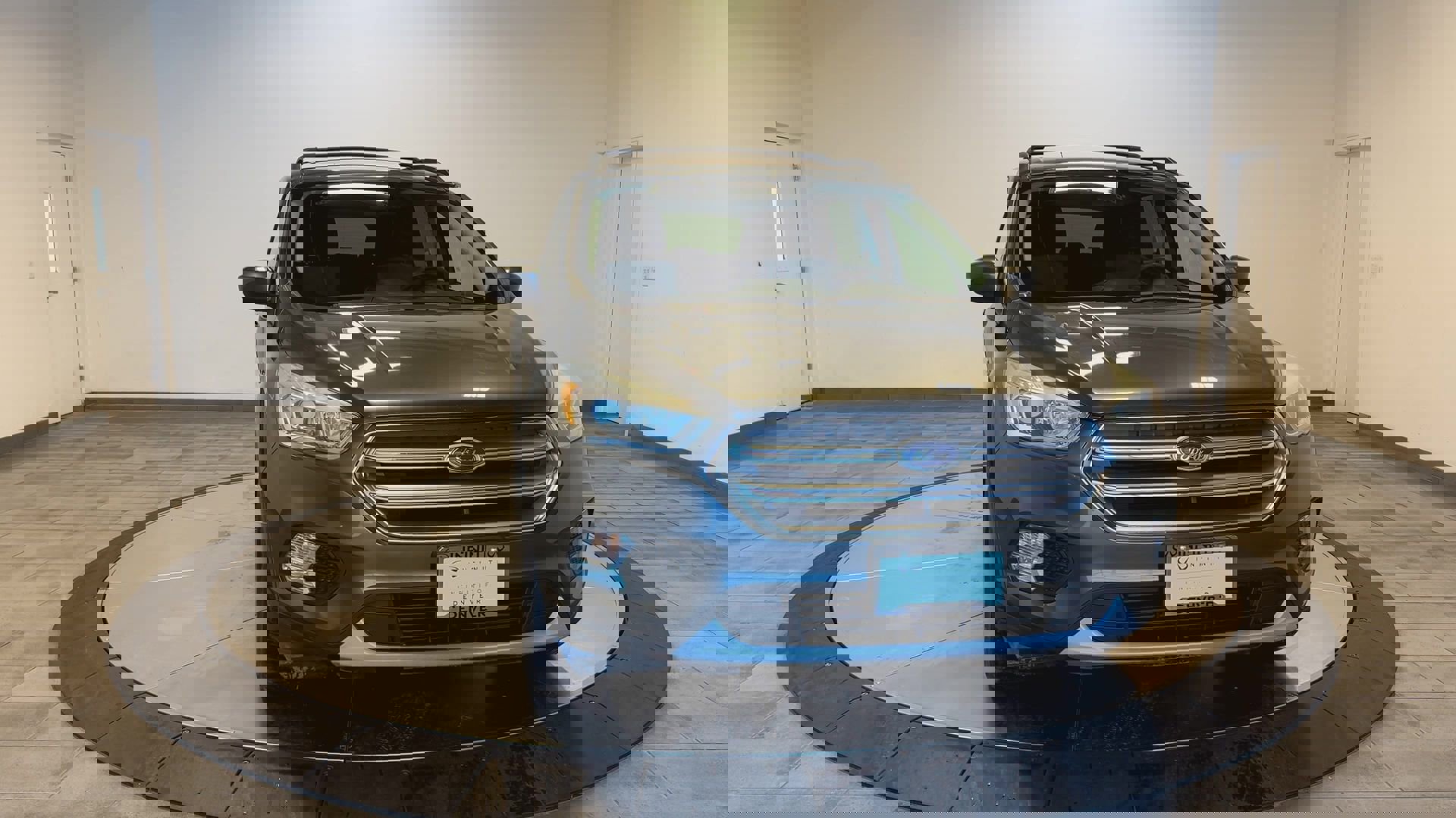 Used 2017 Ford Escape SE w/ Equipment Group 201A image 3