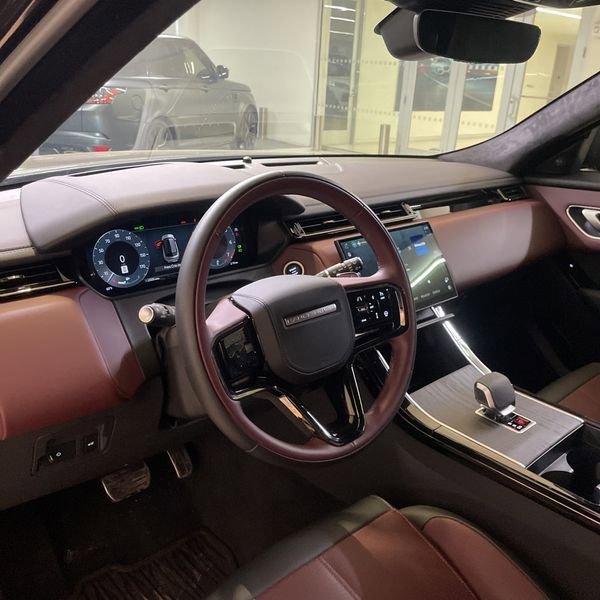 Used 2026 Land Rover Range Rover Velar Autobiography image 4