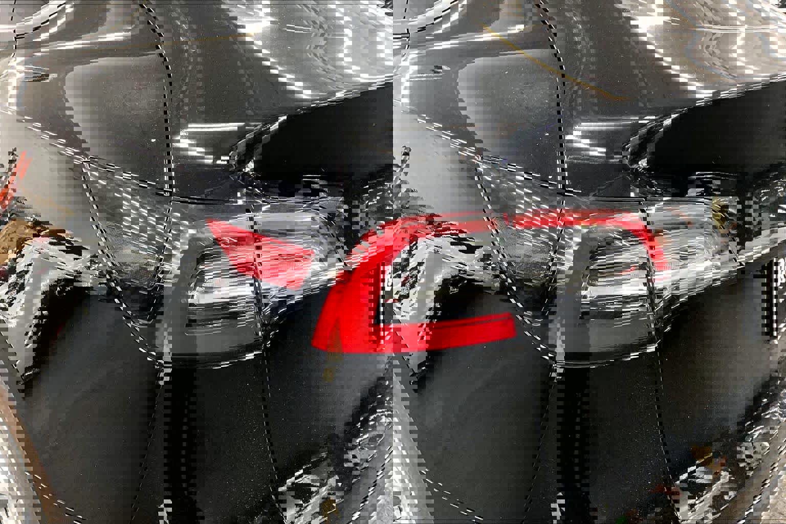 Used 2022 Tesla Model Y Long Range AWD/4WD image 27