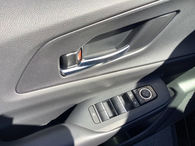 Used 2025 Toyota Prius XSE image 10