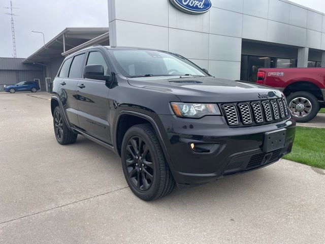 Used 2021 Jeep Grand Cherokee Altitude image 1