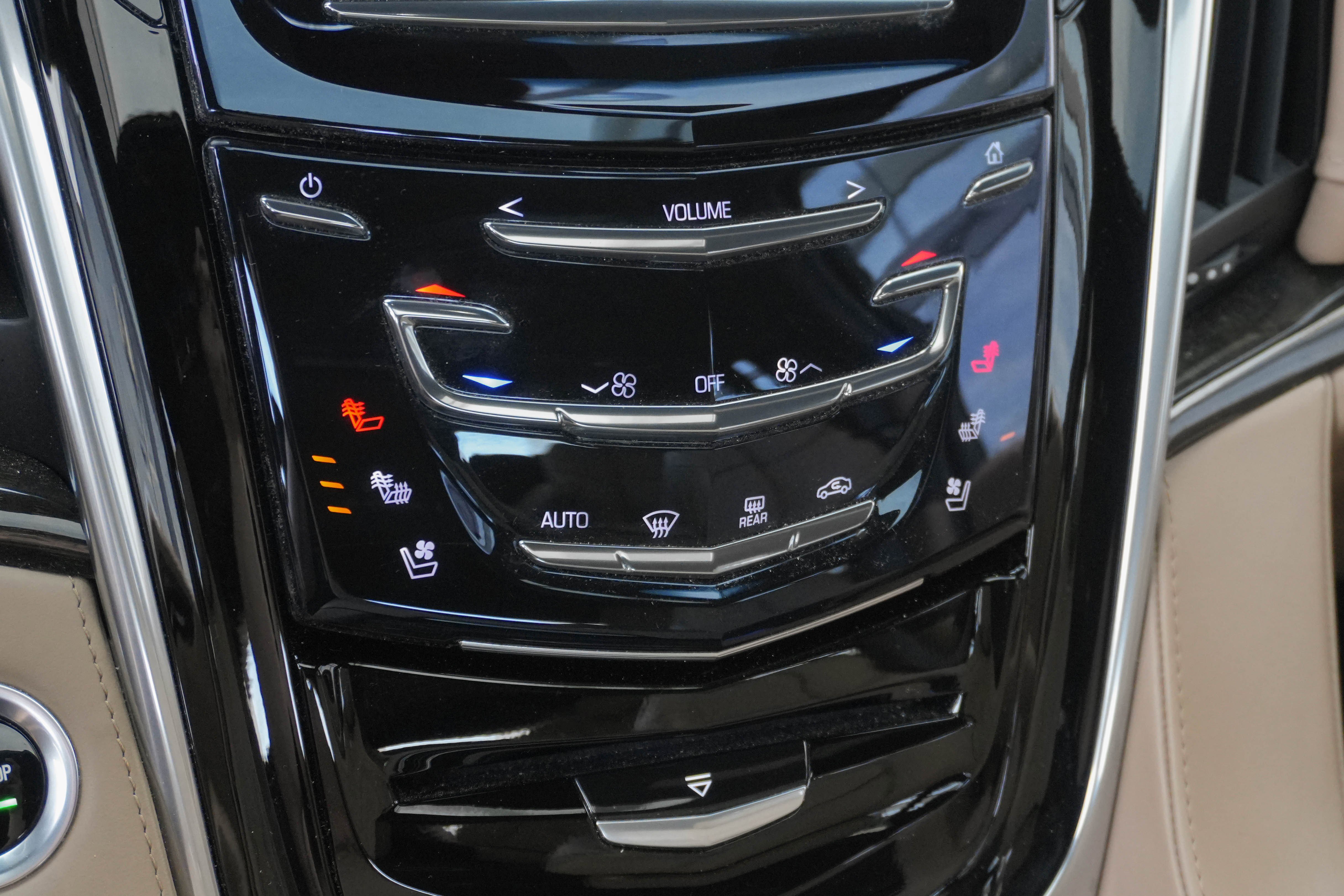 Used 2020 Cadillac Escalade Platinum AWD/4WD image 23