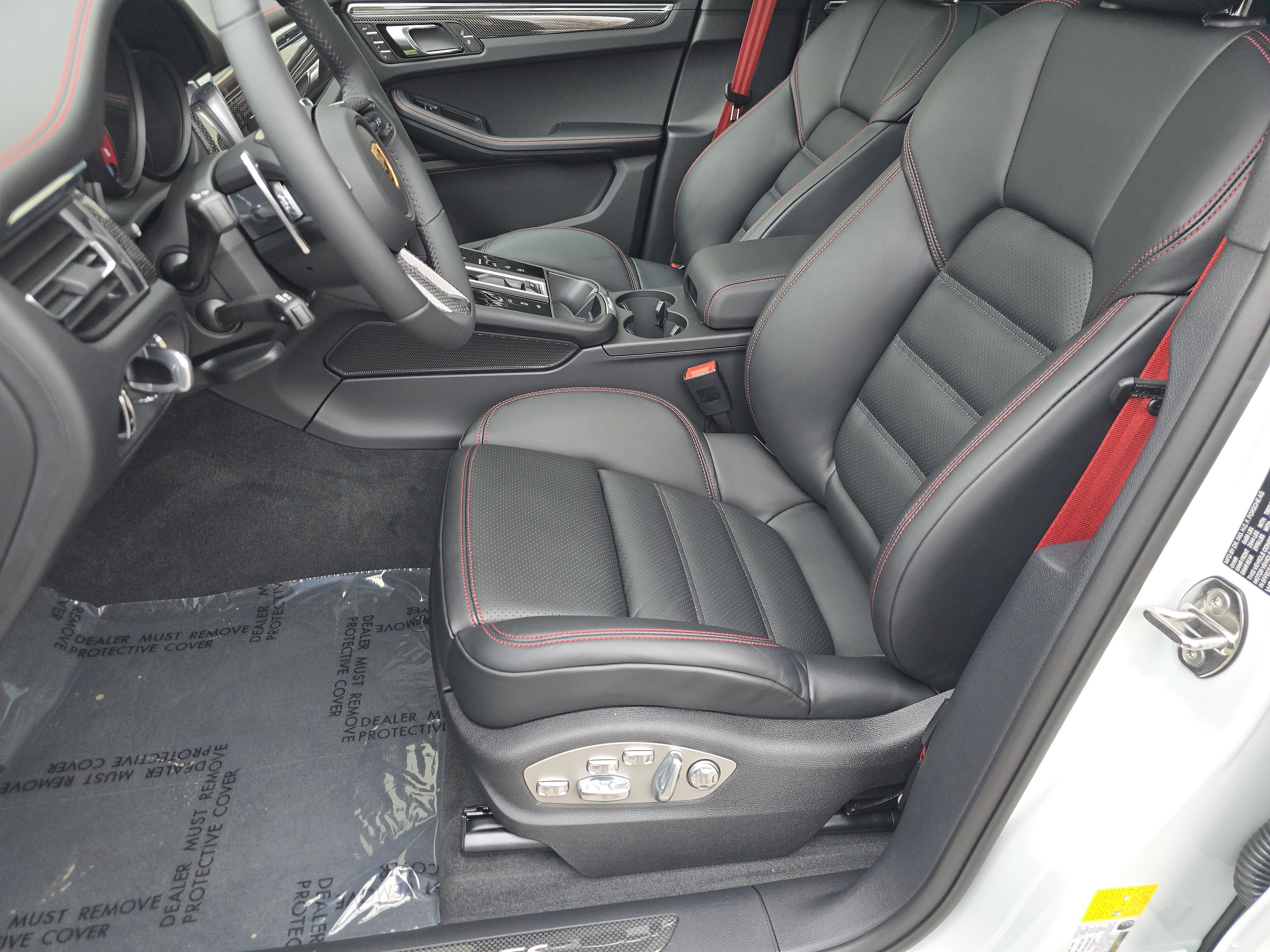 New 2026 Porsche Macan GTS image 5