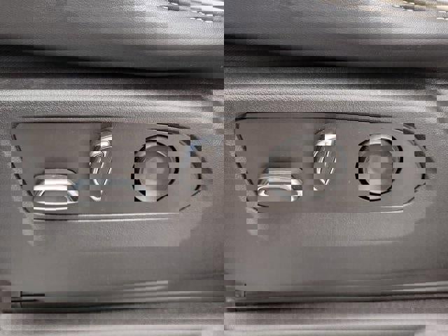 Used 2023 Cadillac Escalade Premium Luxury image 13