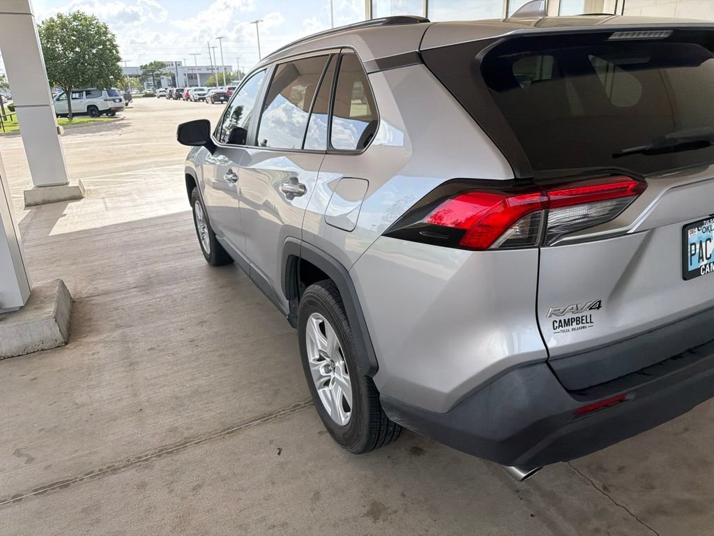 Used 2021 Toyota RAV4 XLE FWD image 5