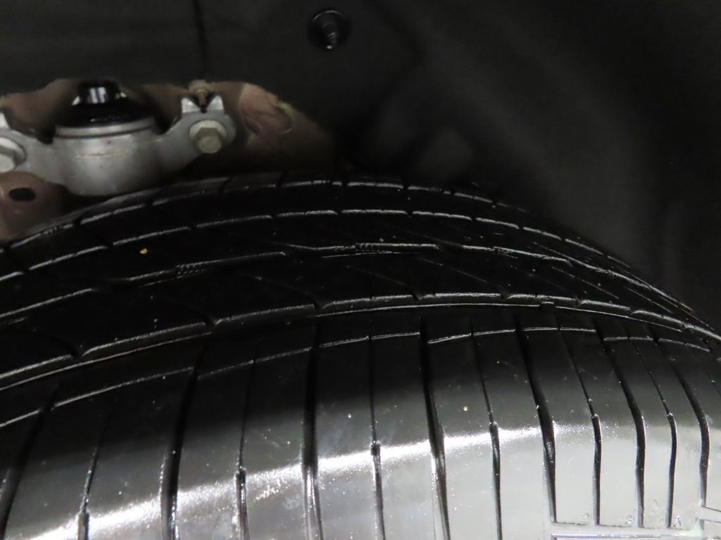 Used 2020 Ford Explorer XLT w/ Equipment Group 202A image 35