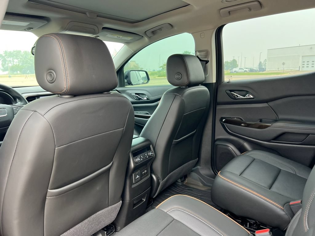 Used 2023 GMC Acadia AT4 w/ Technology Package AWD/4WD image 40