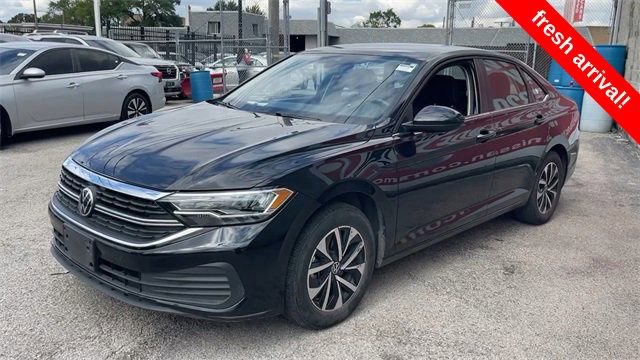 Used 2024 Volkswagen Jetta S image 3