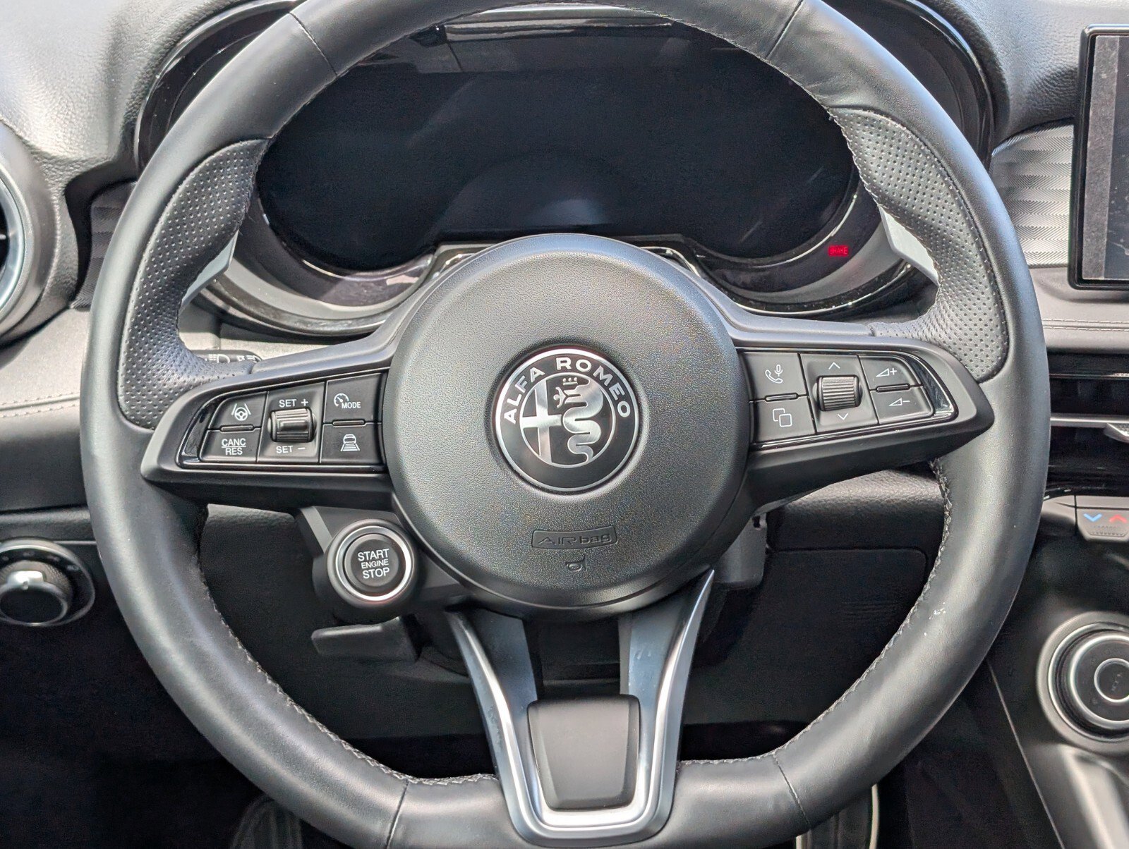Used 2024 Alfa Romeo Tonale Veloce w/ Active Assist Package AWD/4WD image 12
