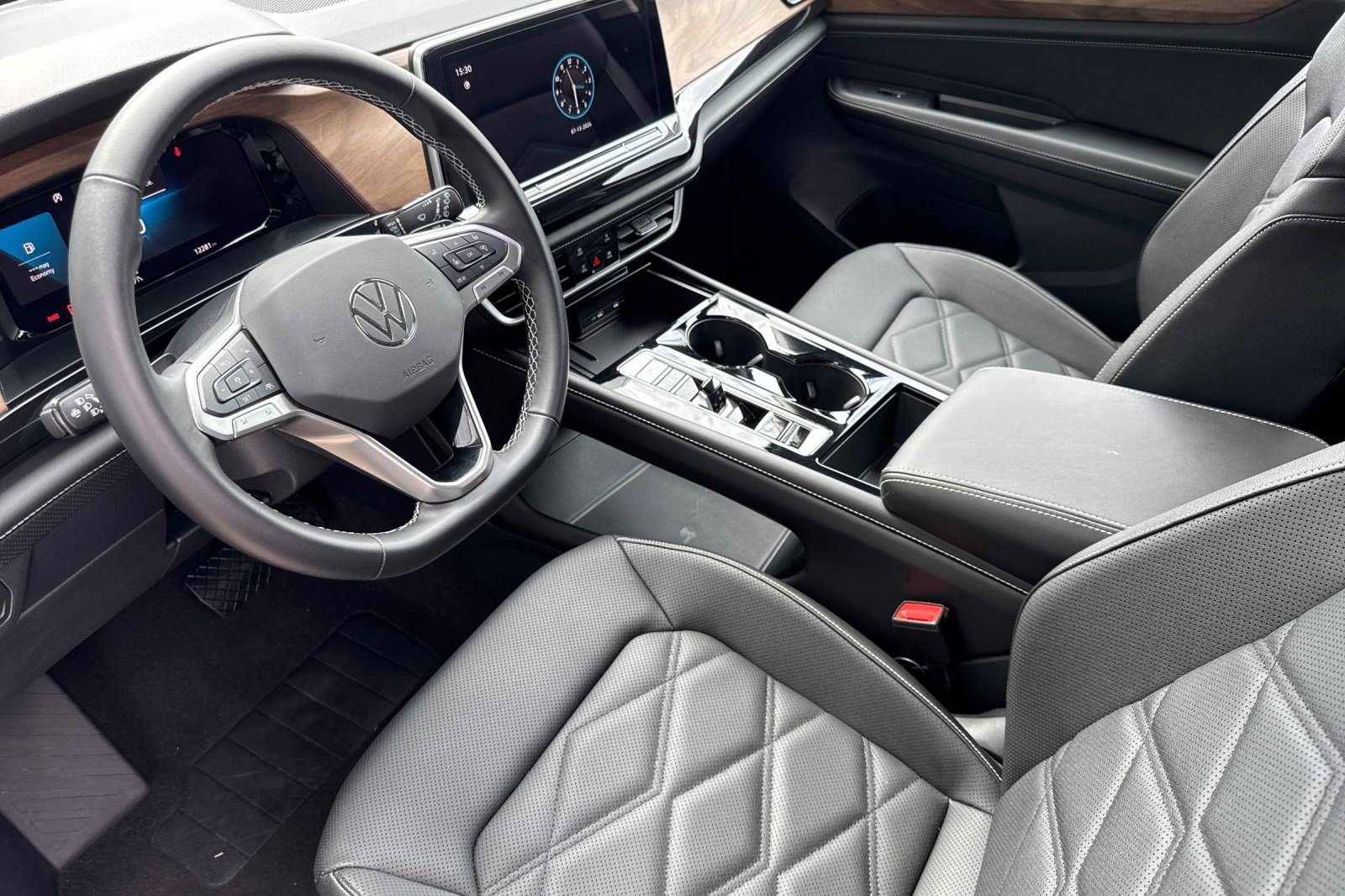 Used 2026 Volkswagen Atlas SE AWD/4WD image 4