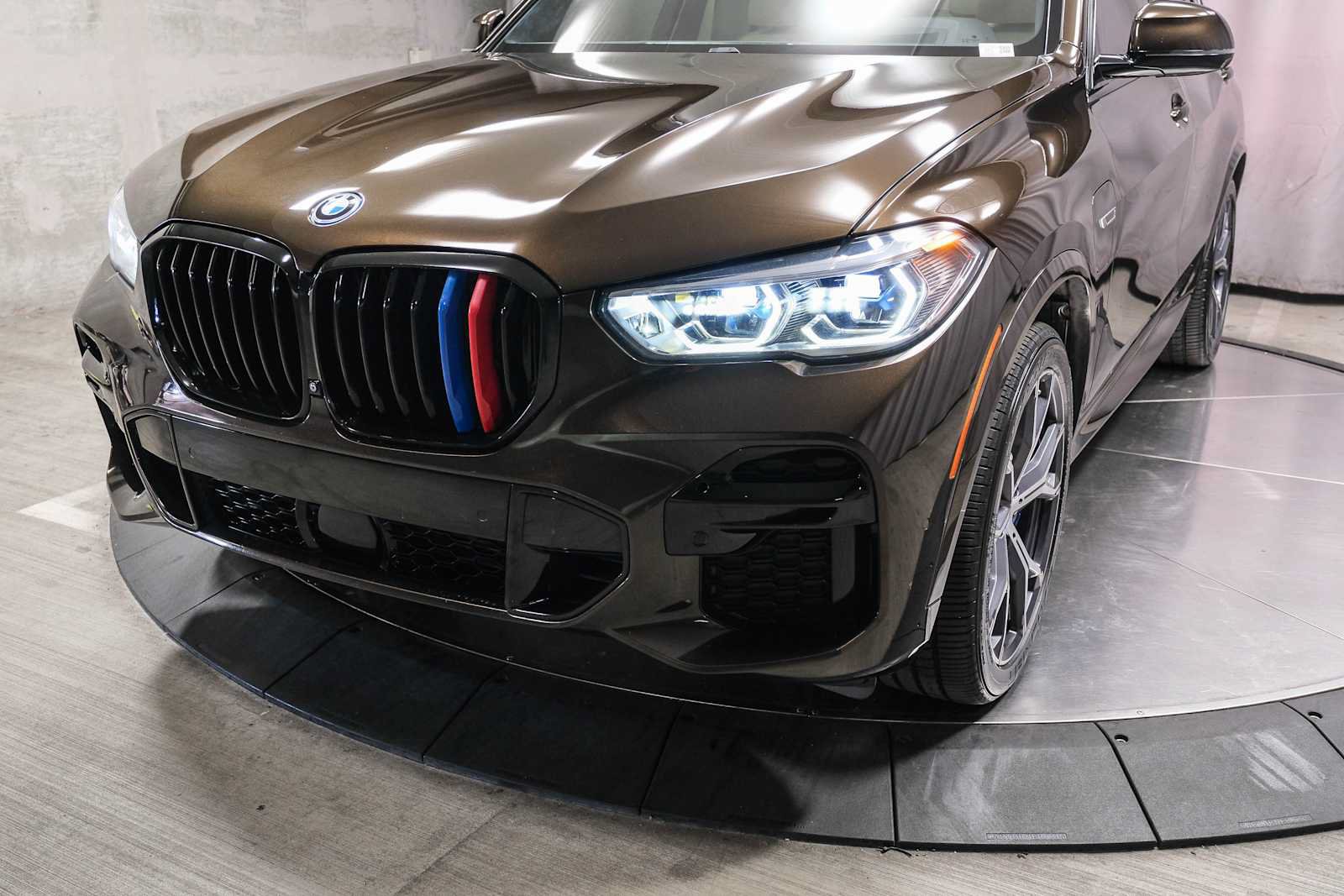 Used 2022 BMW X5 xDrive45e AWD/4WD image 11