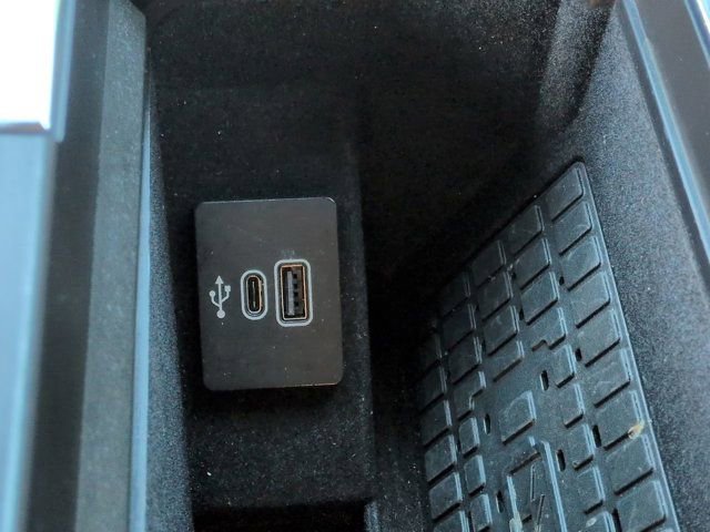 Used 2025 Lincoln Navigator Black Label image 21