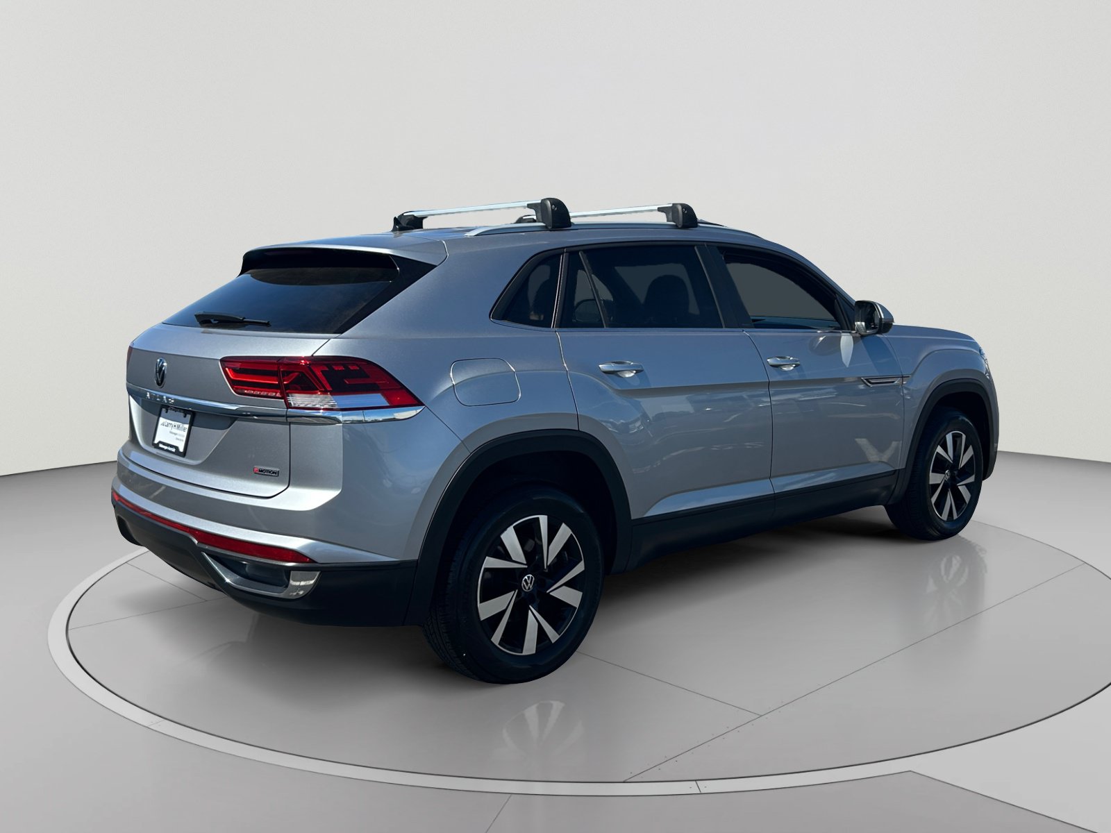 Certified 2022 Volkswagen Atlas Cross Sport SE AWD/4WD image 5