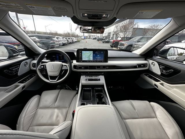 Certified 2025 Lincoln Aviator Reserve w/ Equipment Group 201A image 3