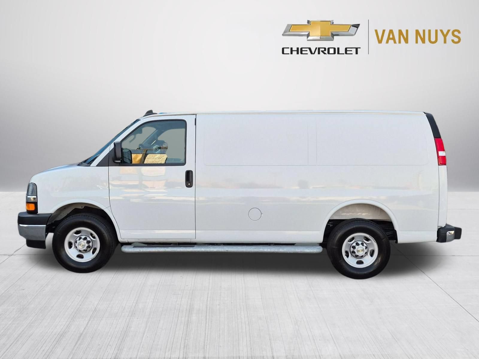 Used 2025 Chevrolet Express 2500 w/ Driver Convenience Package RWD image 8
