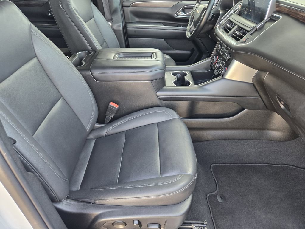 Used 2023 Chevrolet Suburban LT image 13
