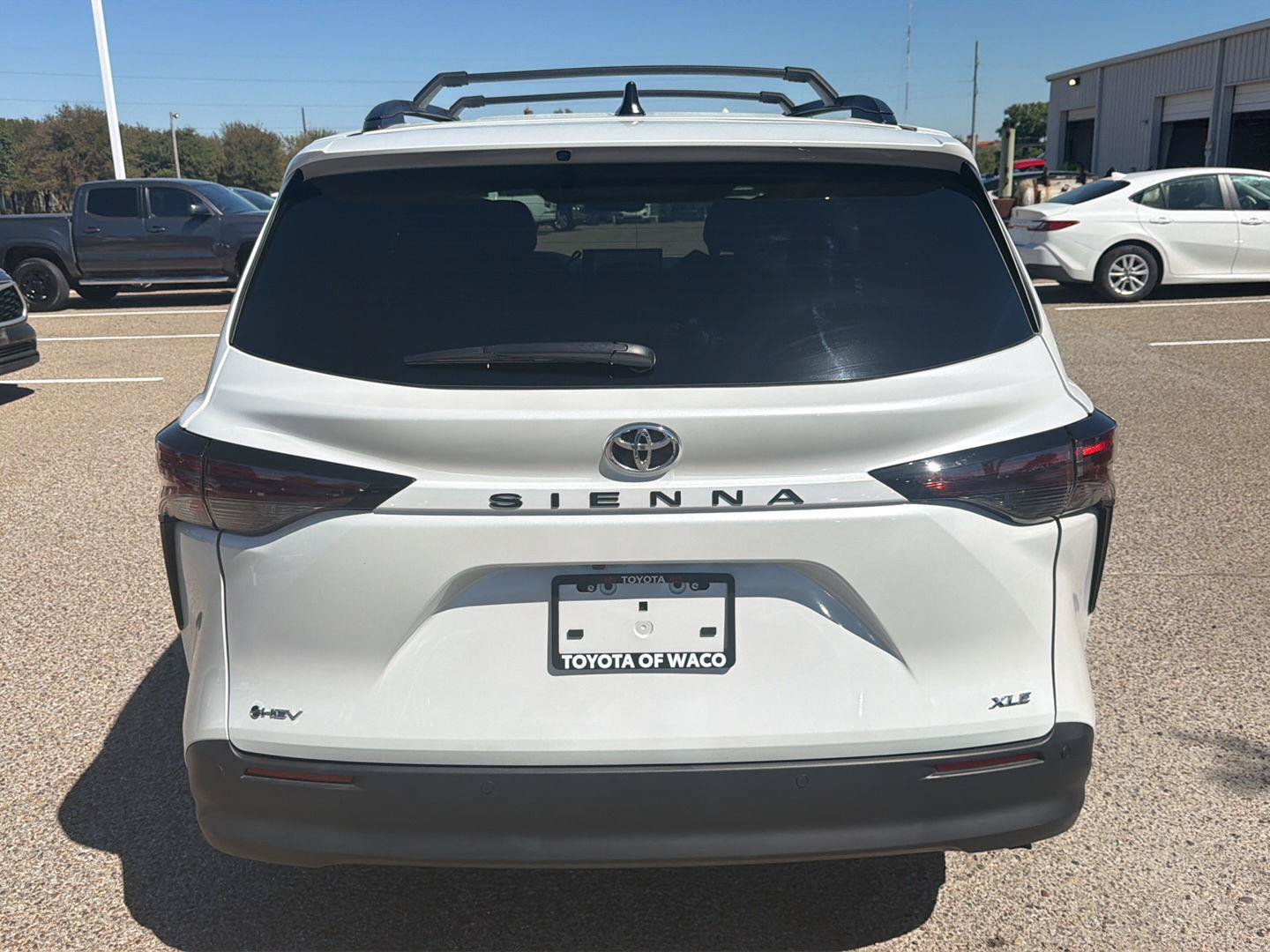 Certified 2026 Toyota Sienna XLE FWD image 4