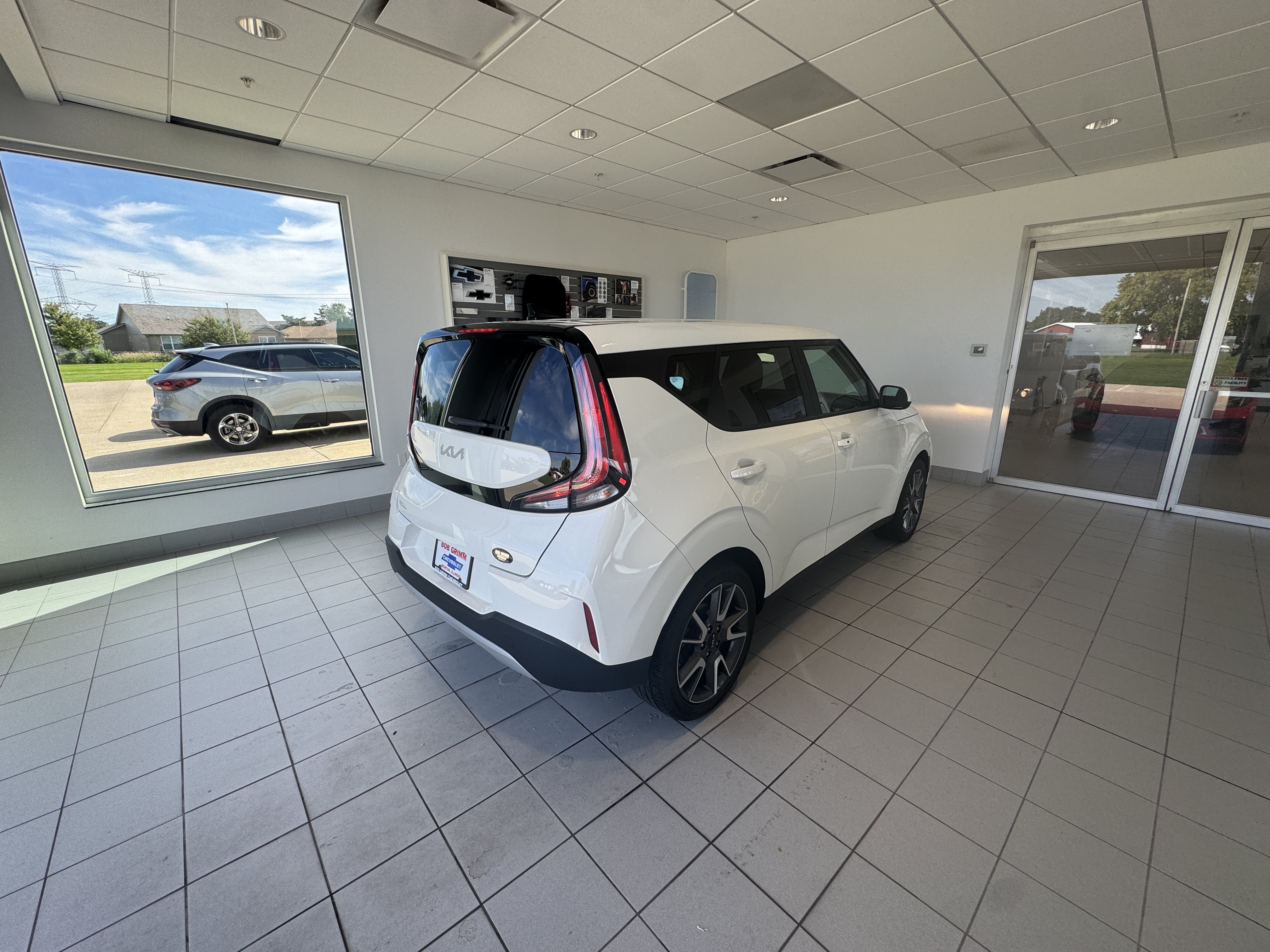 Used 2024 Kia Soul EX w/ Option Group 015 FWD image 7