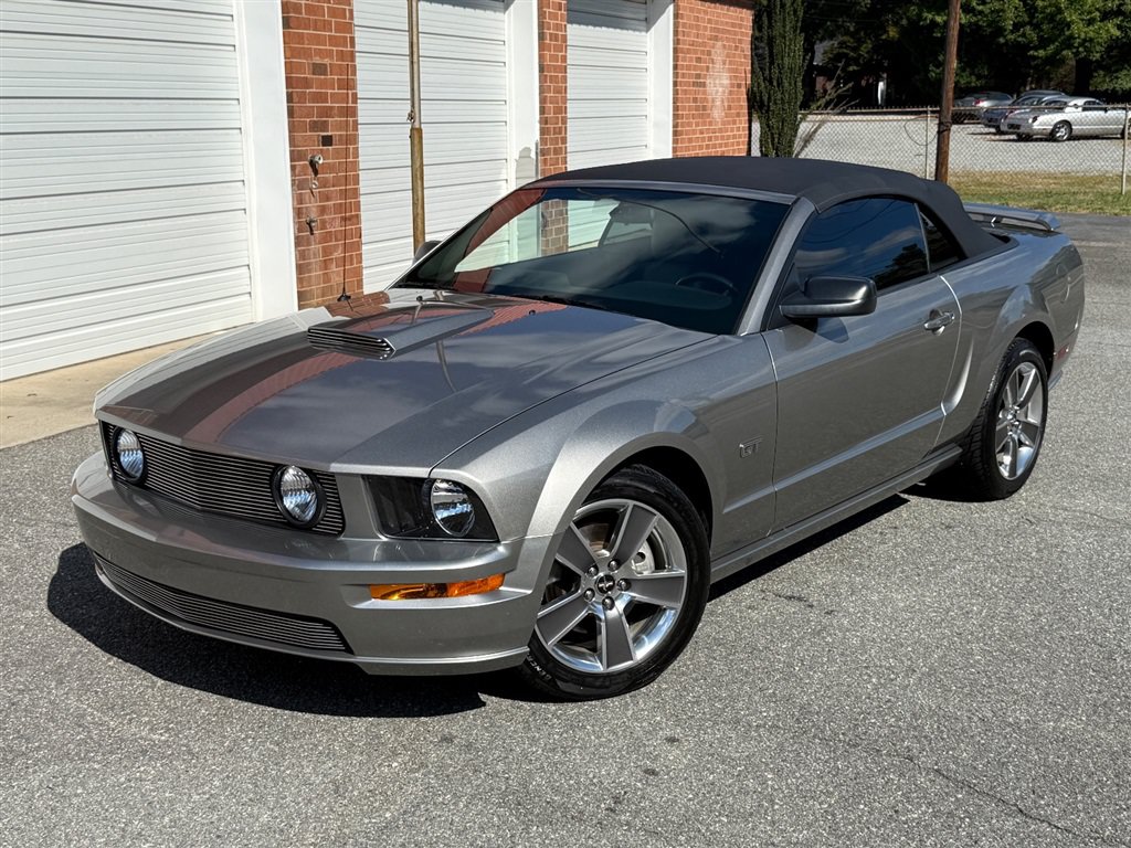 Used 2008 Ford Mustang GT RWD image 3
