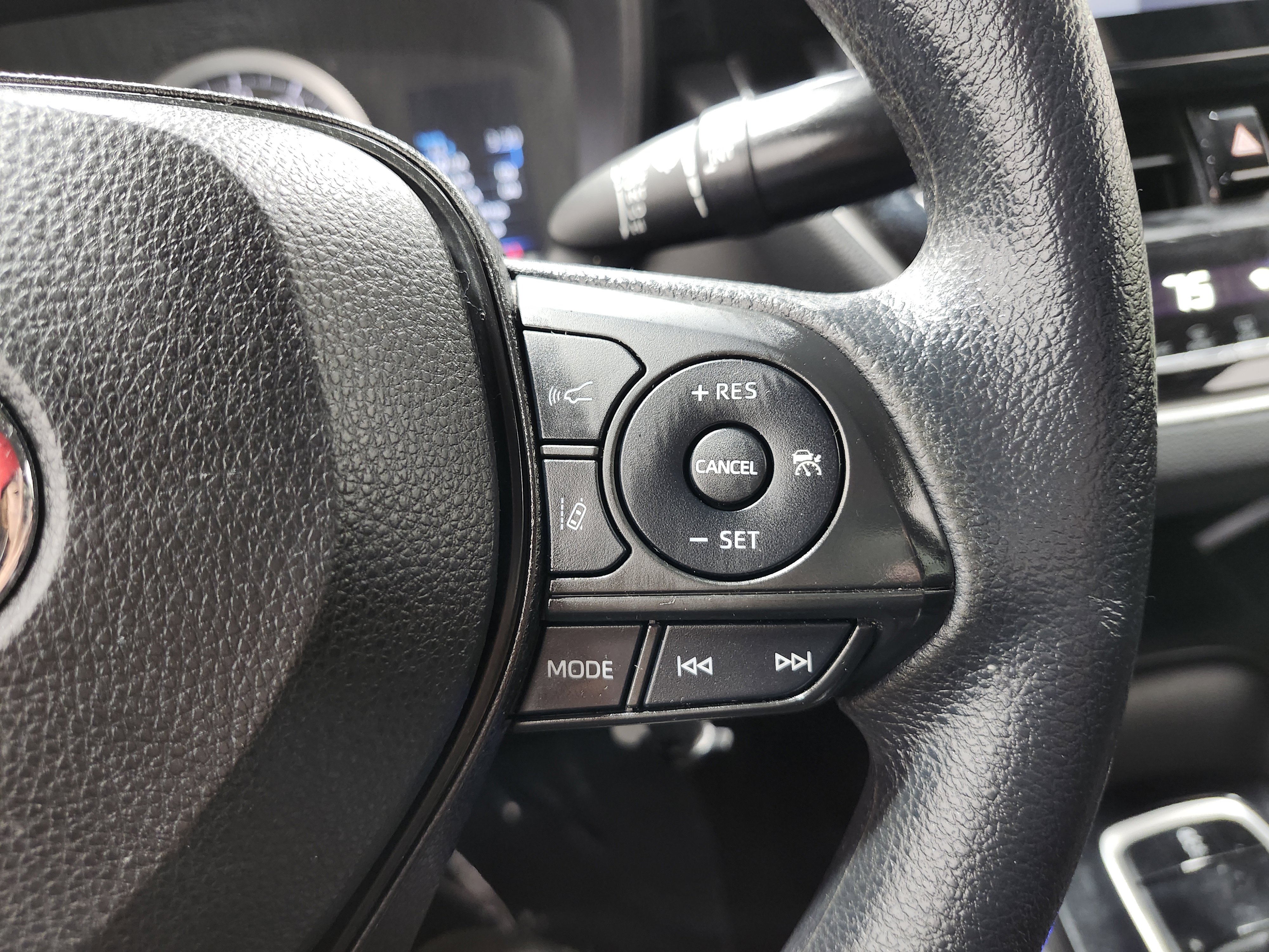 Used 2022 Toyota Corolla LE image 30