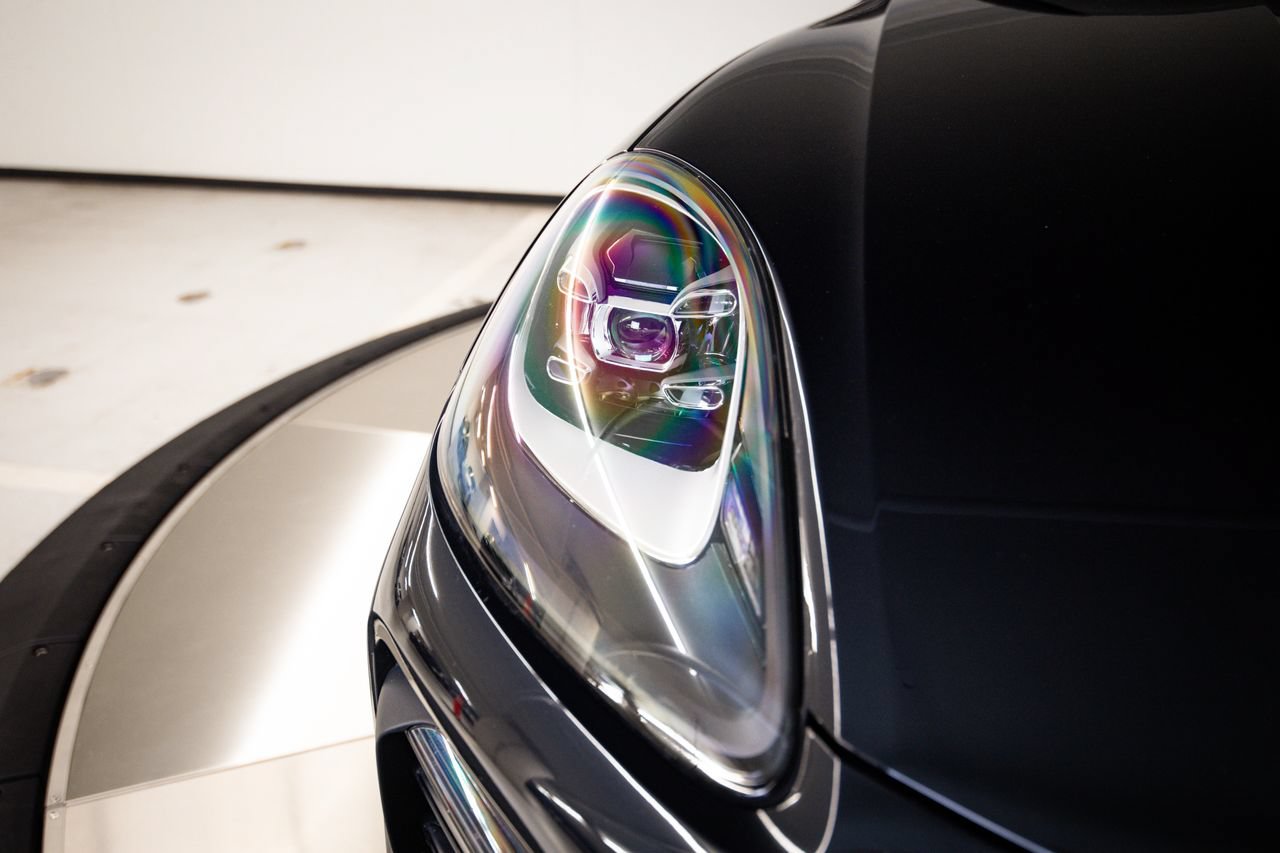 Certified 2023 Porsche Cayenne Platinum Edition AWD/4WD image 13