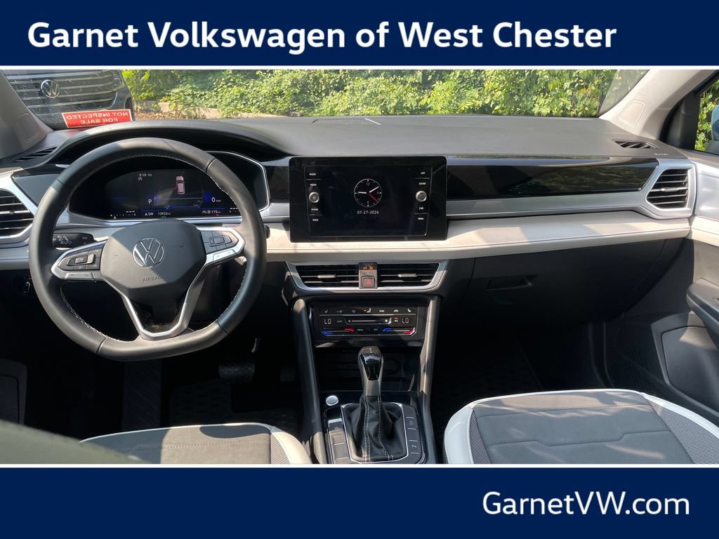 Certified 2025 Volkswagen Taos SE w/ Panoramic Sunroof Package AWD/4WD image 12
