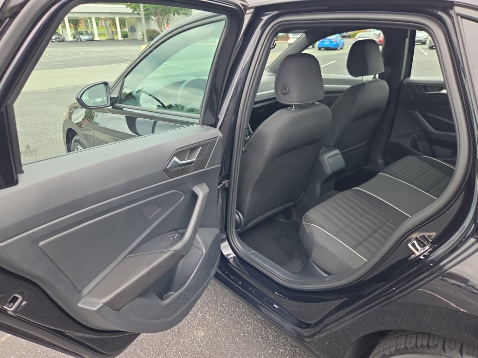 Used 2024 Volkswagen Jetta Sport FWD image 34
