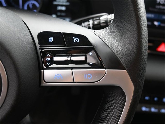 Used 2023 Hyundai Elantra Blue image 7