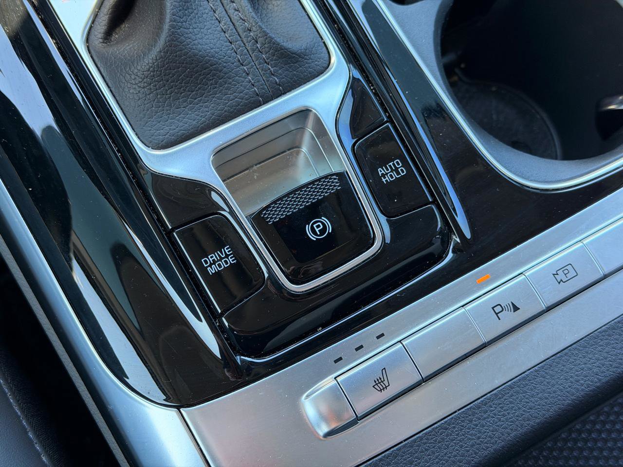 Used 2024 Kia Carnival EX image 48