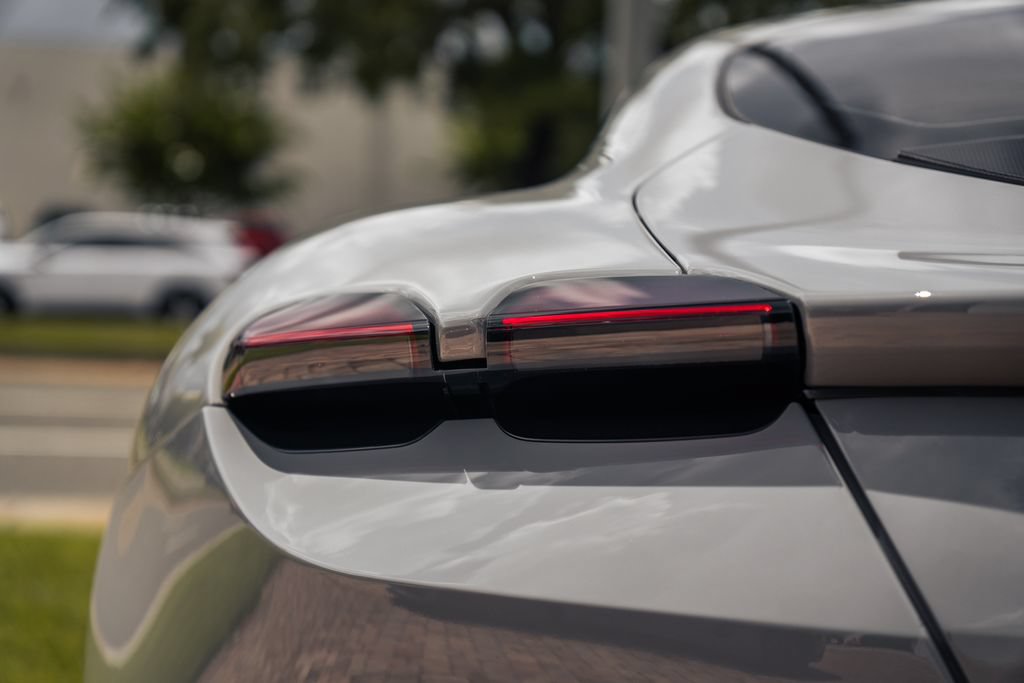 Used 2022 Ferrari Roma RWD image 12