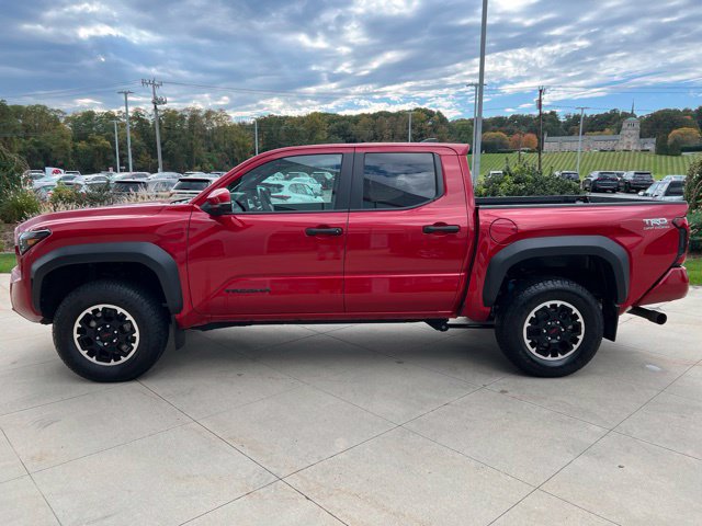 Used 2024 Toyota Tacoma TRD Off-Road w/ TRD Off Road Premium Package AWD/4WD image 5
