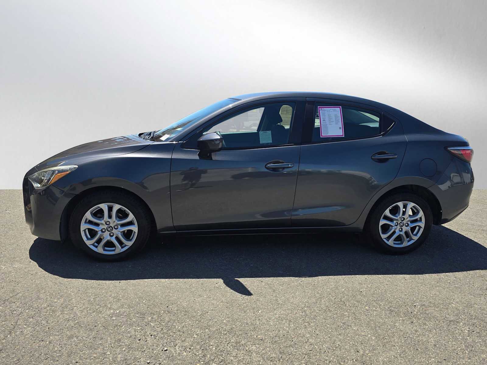 Used 2018 Toyota Yaris iA FWD image 6