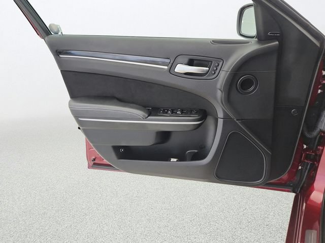 Used 2023 Chrysler 300 C RWD image 23