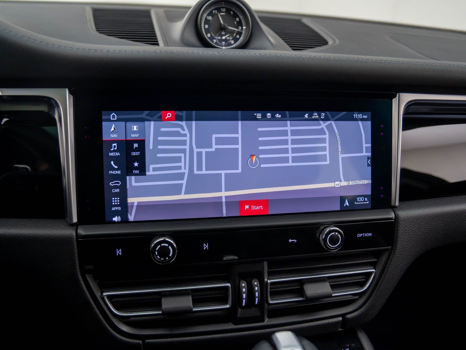 Certified 2022 Porsche Macan S image 27