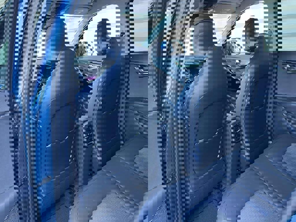 New 2025 Kia Niro EX image 13