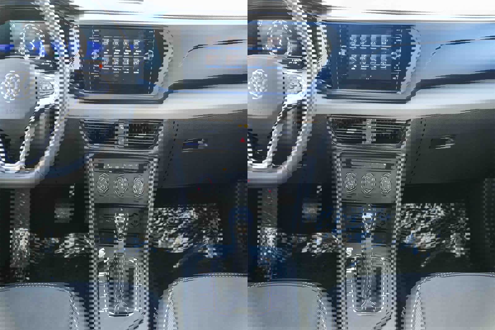 Used 2022 Volkswagen Taos SE image 11