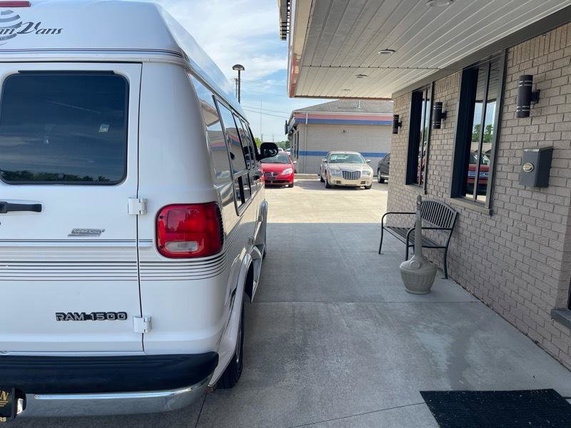 Used 2000 Dodge B1500 RWD image 11